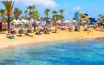 Wycieczka fakultatywna, Wycieczka z Pafos w kierunku Ayia Napa Marathon z Lefkarą, odrobiną wina i oliwy